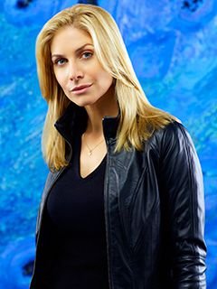   / Elizabeth Mitchell