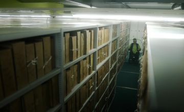 Медленные лошади сериал 2 сезон. Шамиль 2 серия. Бумажный дом 2 сезон 6 серия. Пробег уже хороший но старенькая лошадь картинки. Фотообои с бегущим табуном лошадей.