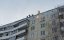 Смертельный номер - прыжок в сугроб с крыши 9-этажного дома
